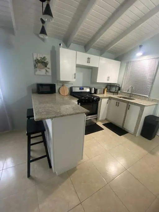 5 Bedroom Villa Gated Community Florence Hall