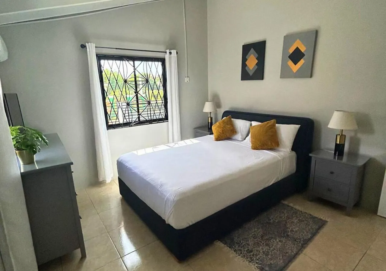 5 Bedroom Villa Gated Community Florence Hall 0*,  جامايكا
